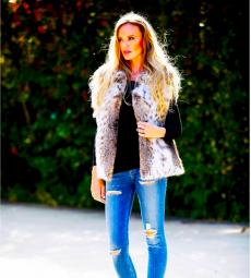 Warm and stylish Lynx Jacket at Pavlis Furs in Arlington Heights Warm and stylish Lynx Jacket at Pavlis Furs in Arlington Heights